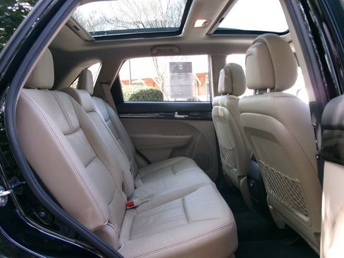 Used 2012 Kia Sorento EX w/ EX V6 Premium Pkg image 24