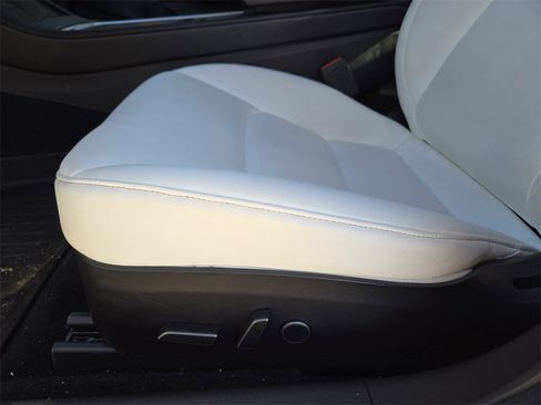 Used 2021 Tesla Model 3 Standard Range Plus image 18