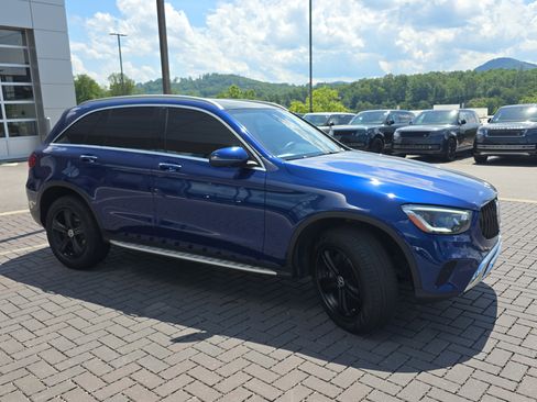 Used 2020 Mercedes-Benz GLC 300 4MATIC image 3