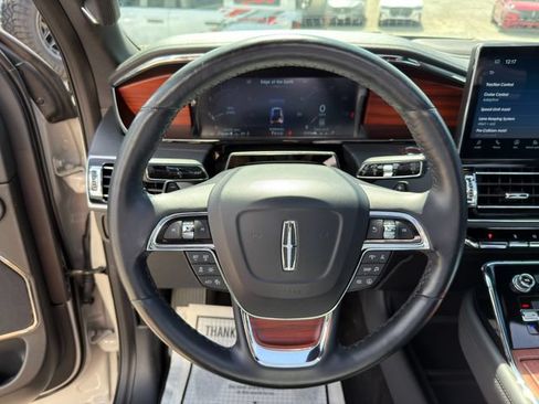Used 2024 Lincoln Navigator Premiere AWD/4WD image 48