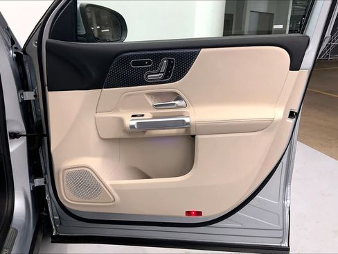 Used 2026 Mercedes-Benz GLB 250 image 10