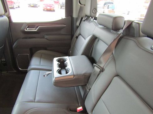 Used 2025 GMC Sierra 1500 SLT AWD/4WD image 35