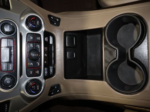 Used 2016 GMC Yukon SLT w/ HD Trailering Package AWD/4WD image 7