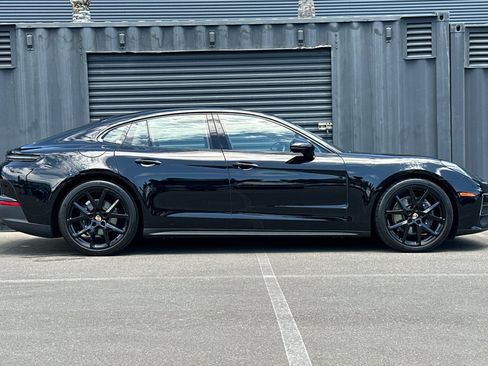 Used 2026 Porsche Panamera image 9
