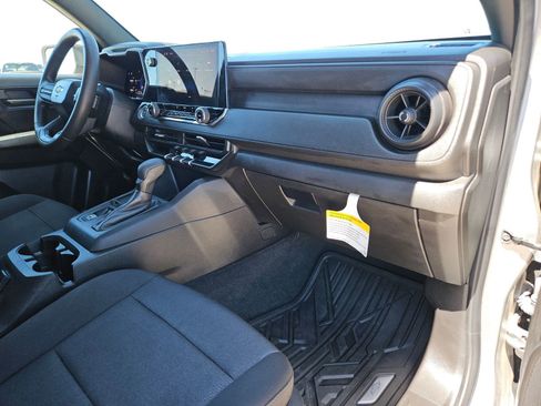 Used 2024 Chevrolet Colorado W/T image 25