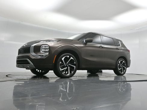 Used 2022 Mitsubishi Outlander SEL image 45