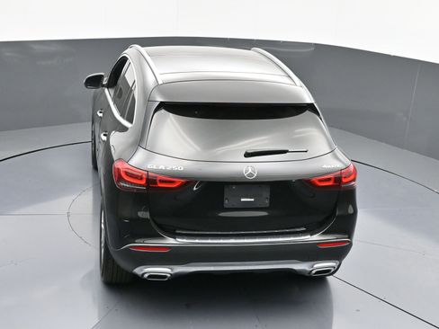 Certified 2021 Mercedes-Benz GLA 250 4MATIC image 35