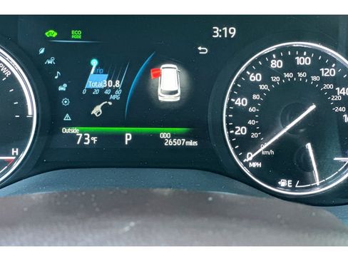 Used 2023 Toyota Sienna Platinum image 31