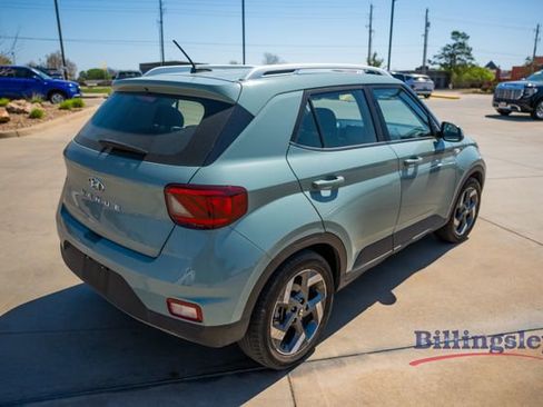 Used 2025 Hyundai Venue SEL image 5