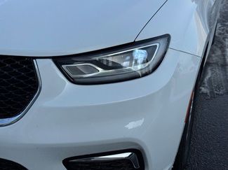 Used 2024 Chrysler Pacifica Touring-L video 2