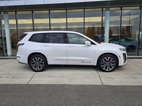 Certified 2023 Cadillac XT6 Sport image 6