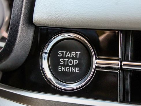 New 2025 Mitsubishi Outlander SE image 30