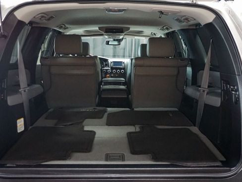 Used 2022 Toyota Sequoia Platinum AWD/4WD image 28