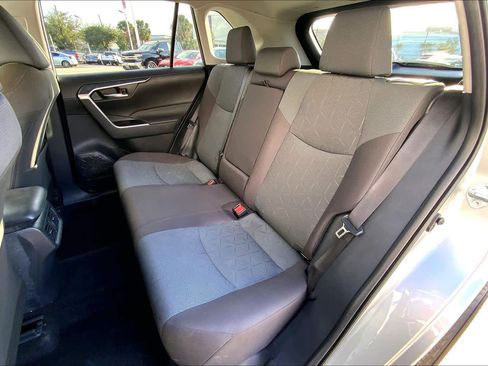 Used 2025 Toyota RAV4 XLE image 17