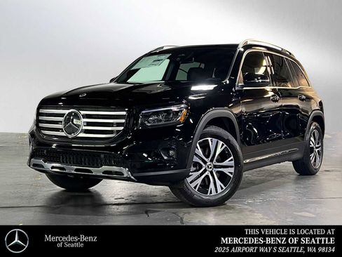 Used 2025 Mercedes-Benz GLB 250 4MATIC image 1