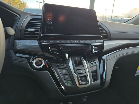 Used 2026 Honda Odyssey Elite image 6