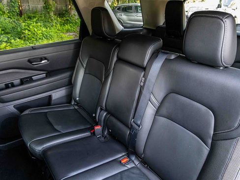 Certified 2024 Nissan Pathfinder SL image 22