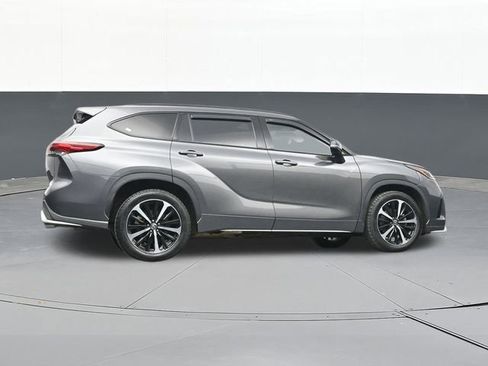 Used 2022 Toyota Highlander XSE image 47