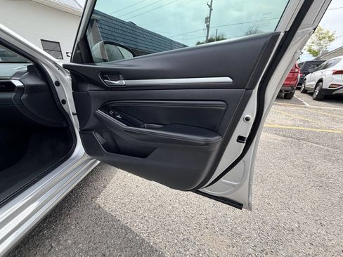 Used 2020 Nissan Altima 2.5 SL FWD image 49