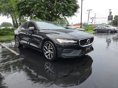 Used 2019 Volvo S60 T6 Momentum w/ Premium Package