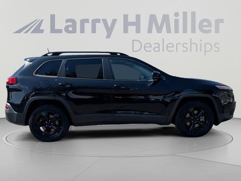 Used 2018 Jeep Cherokee Limited w/ High Altitude Package AWD/4WD image 6