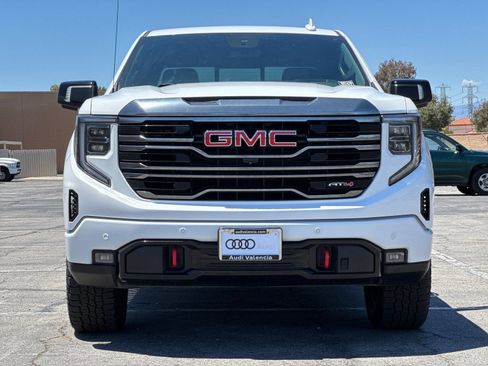 Used 2022 GMC Sierra 1500 AT4 w/ AT4 Premium Package AWD/4WD image 6