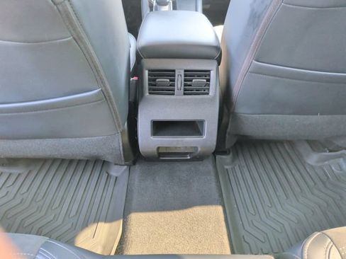 Used 2024 Mitsubishi Outlander SE AWD/4WD image 25