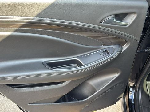 Used 2020 Buick Envision Essence image 16