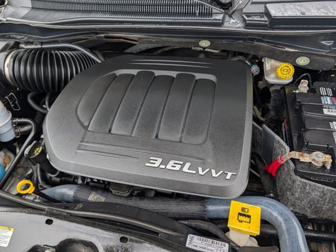 Used 2011 Dodge Grand Caravan Crew image 28