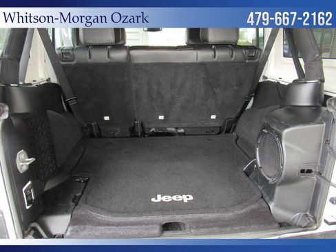 Used 2014 Jeep Wrangler Polar Edition image 23