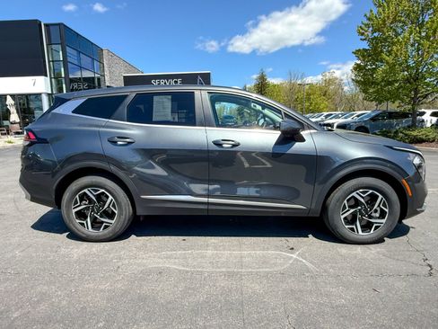 Used 2023 Kia Sportage LX AWD/4WD image 5