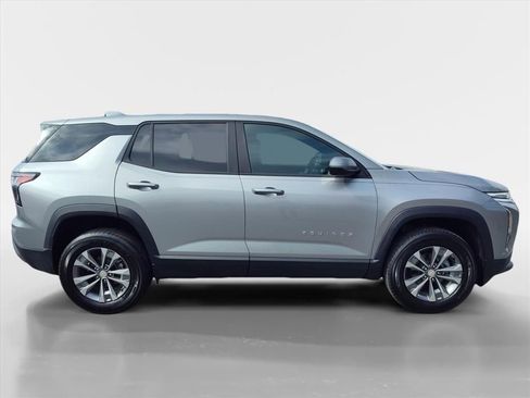 Used 2026 Chevrolet Equinox LT image 6