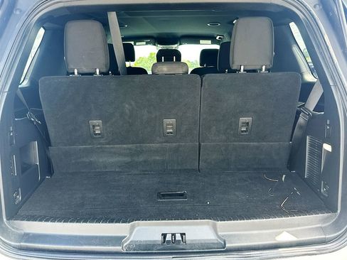 Used 2021 Ford Expedition XLT RWD image 16
