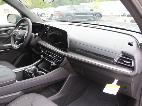 New 2027 Chevrolet Traverse LT w/ Midnight/Sport Edition AWD/4WD image 14