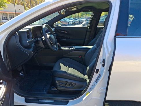 Used 2023 Toyota Crown XLE image 14