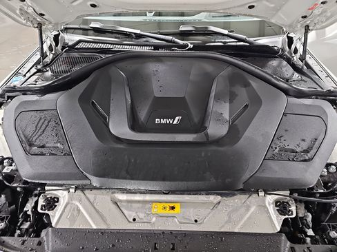 Certified 2024 BMW i4 M50 image 32