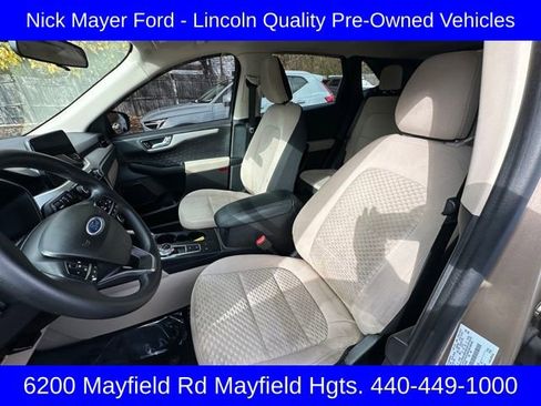 Used 2020 Ford Escape SE image 18