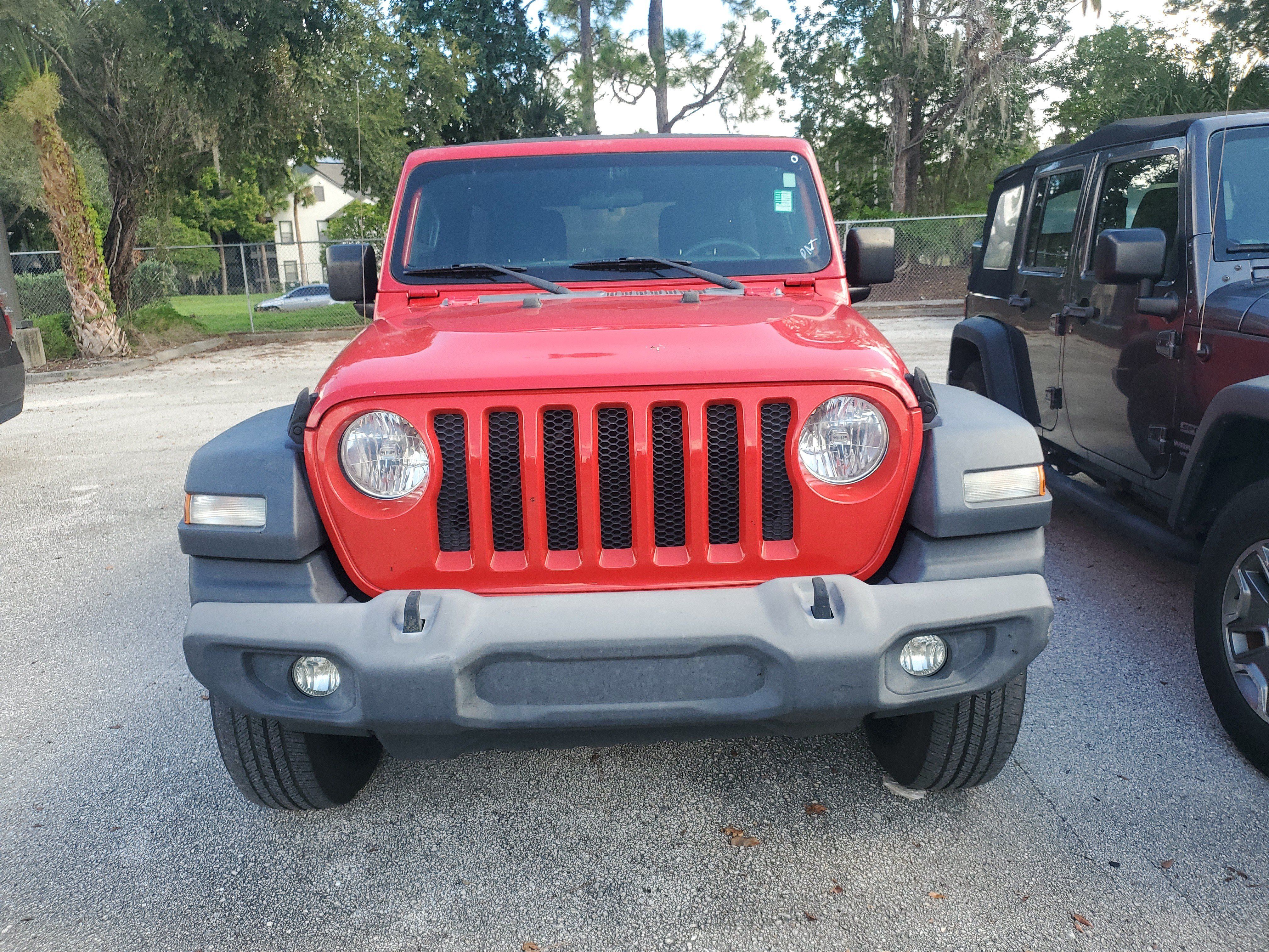 Used 2018 Jeep Wrangler Unlimited Sport AWD/4WD image 3