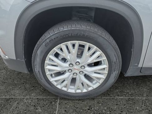 Used 2026 GMC Acadia Elevation w/ Elevation Premium Package FWD image 16
