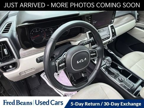 Used 2022 Kia Sorento S w/ Panoramic Sunroof Package AWD/4WD image 11