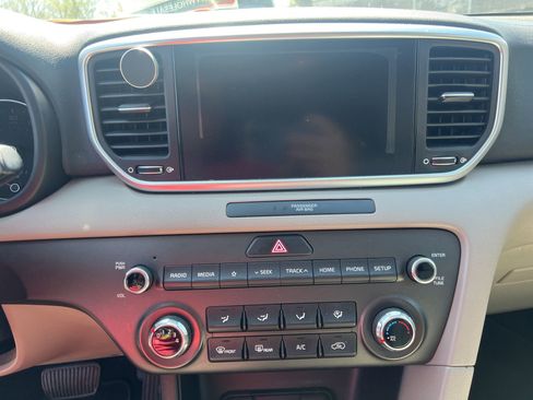 Used 2021 Kia Sportage LX FWD image 17