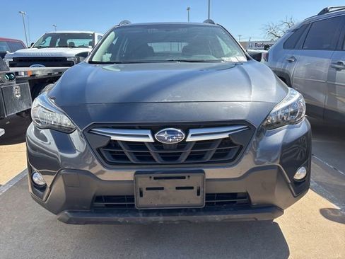 Used 2021 Subaru Crosstrek 2.0i Premium image 2