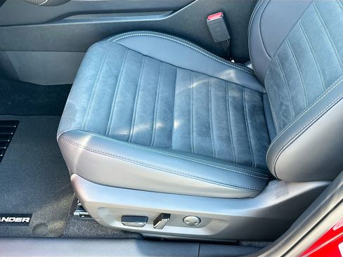 New 2025 Mitsubishi Outlander SE image 14