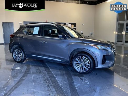 Used 2024 Nissan Kicks SR image 1