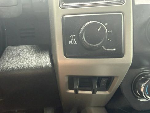Used 2021 Ford F250 Lariat w/ FX4 Off-Road Package AWD/4WD image 18
