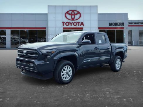 Certified 2025 Toyota Tacoma SR5 image 1