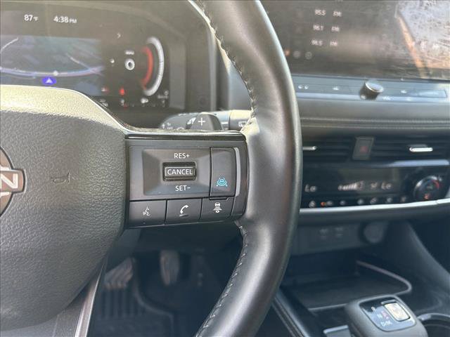 Used 2025 Nissan Rogue Platinum FWD image 19