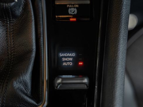 Certified 2023 Jeep Compass Latitude AWD/4WD image 18