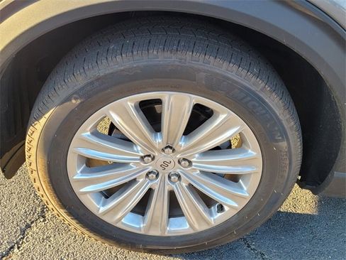 Used 2023 Ford Explorer King Ranch w/ Technology Package image 18