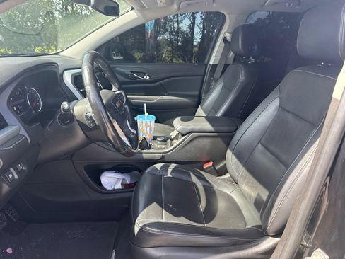 Used 2020 GMC Acadia SLT AWD/4WD image 3